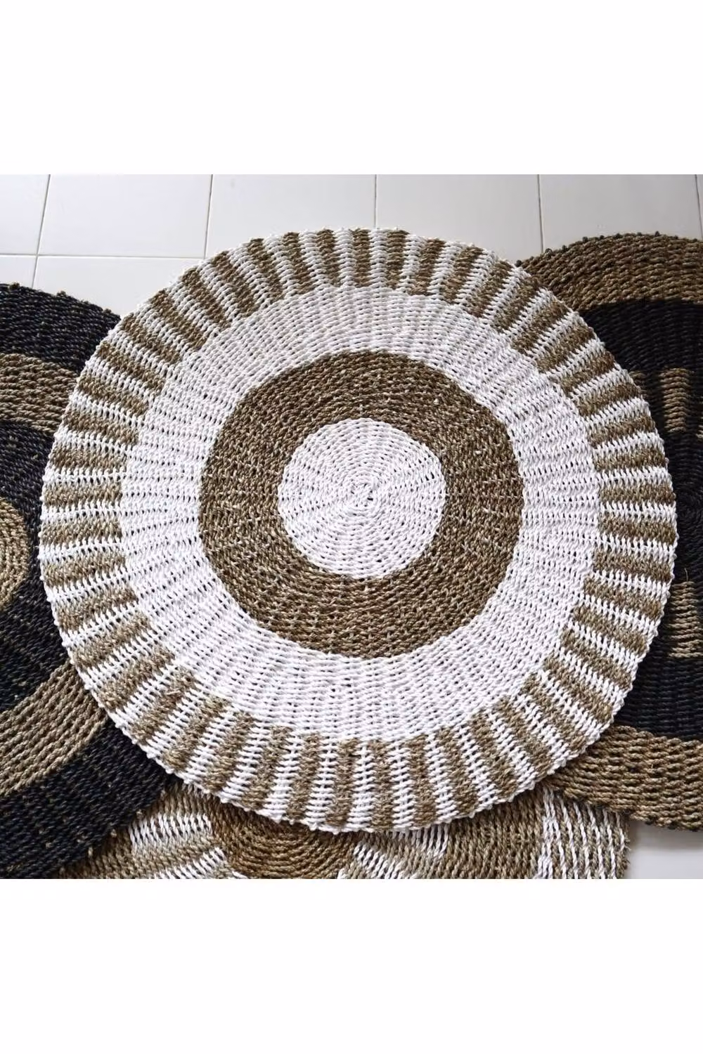 KDMD Round Seagrass Sun Mat in White and Brown, Diameter: 1 m – 2