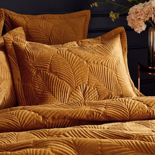 Palmeria Quilted Velvet and Cotton Pillowcase in Gold