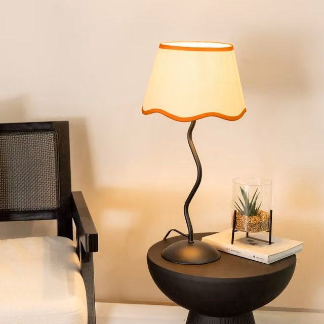 ValueLights Wiggle Black Metal Table Lamp with Burnt Orange Linen Scallop Trim Tapered Shade and Bulb – 1