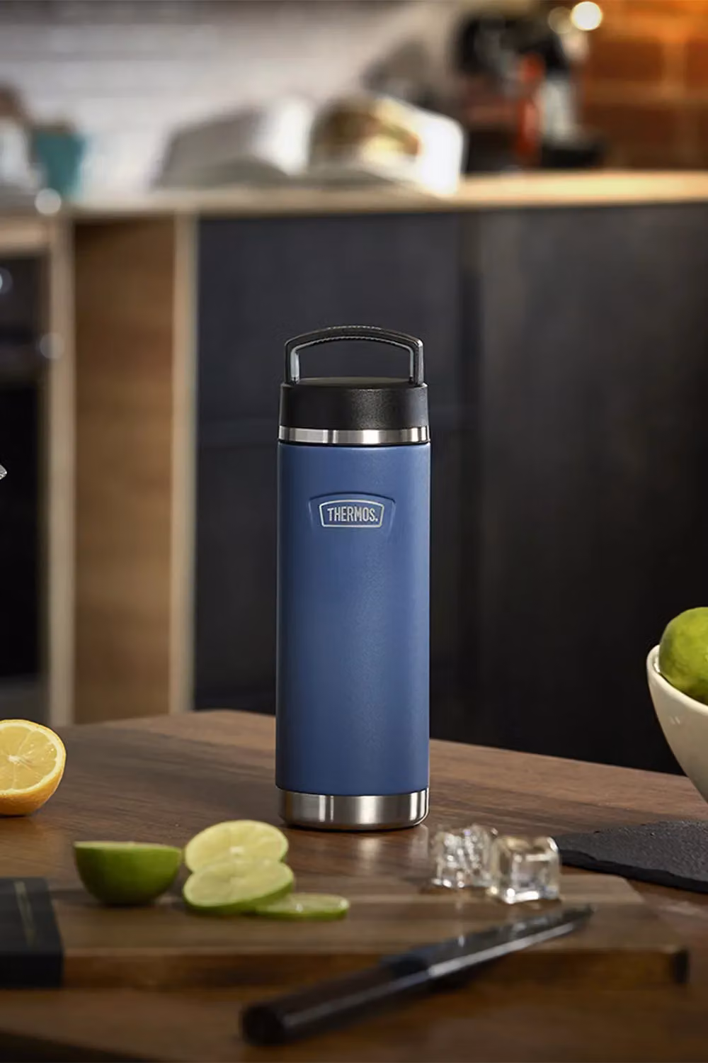 Thermos Icon Series Stainless Steel Bottle with Screw Top Lid, 710ml, Navy Blue – 2