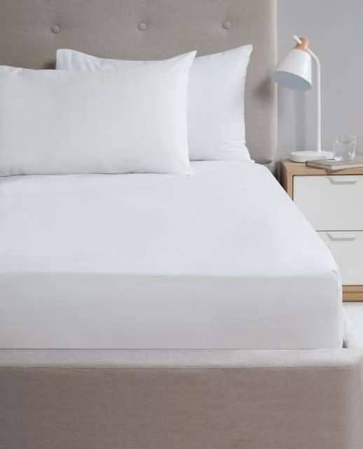 Rapport Home Polycotton Fitted Sheet in White, W/D/H: 180 x 200 cm