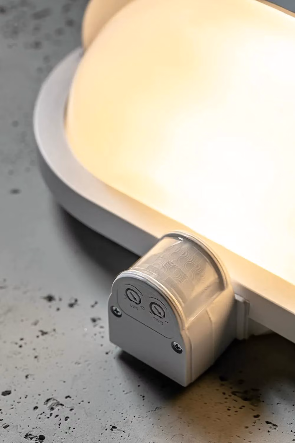 CGC Lighting Vespa White Oval Eyelid Bulkhead Wall Light with Motion Sensor – 2