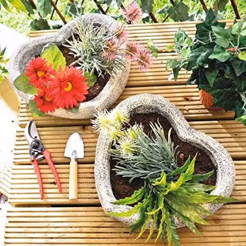 Burwells Set of 2 Heart Shaped Ceramic Planters in Grey, H8 x W31 x D28 cm – 2