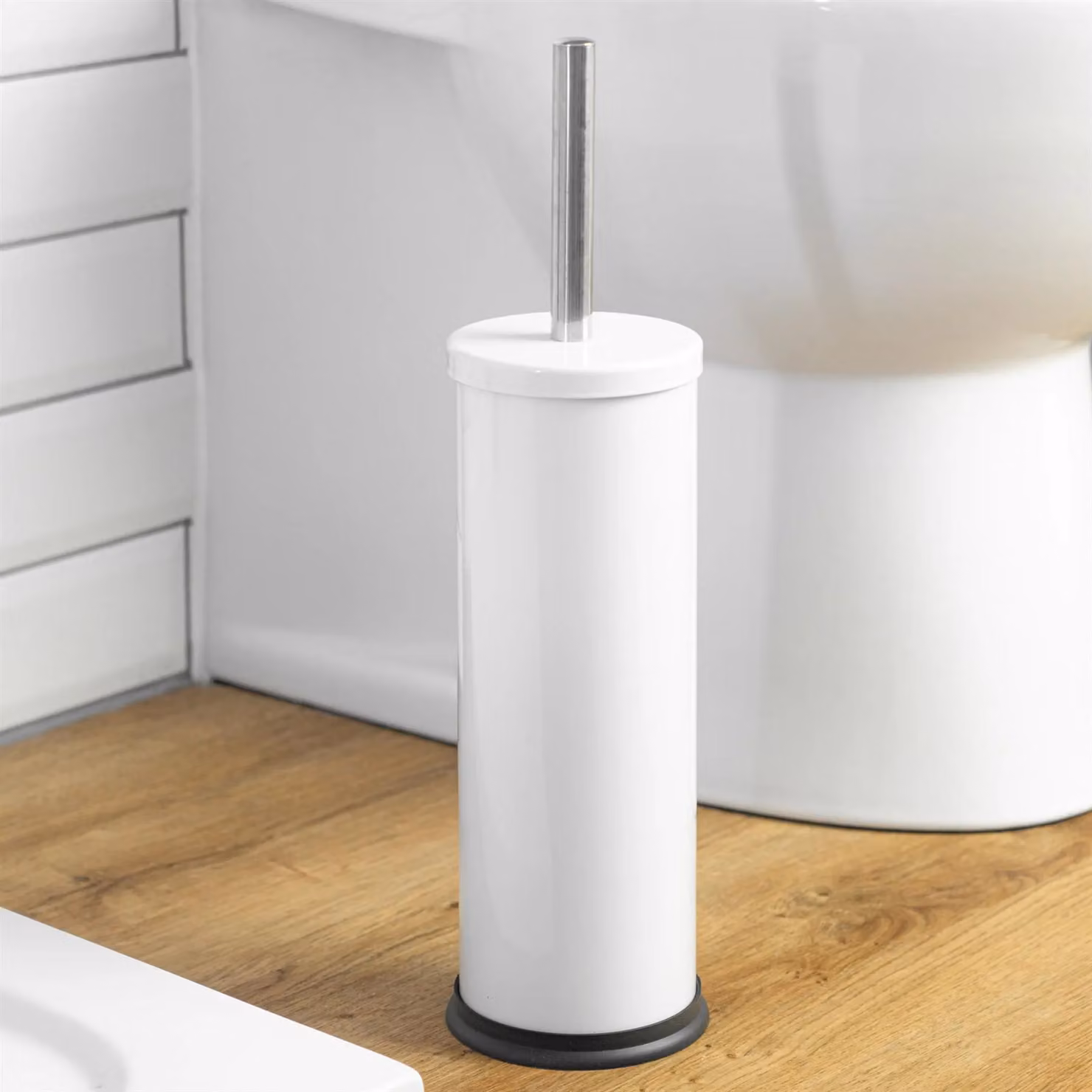 Harbour Housewares White Stainless Steel Toilet Brush and Holder Set with Non-Slip Base – 7
