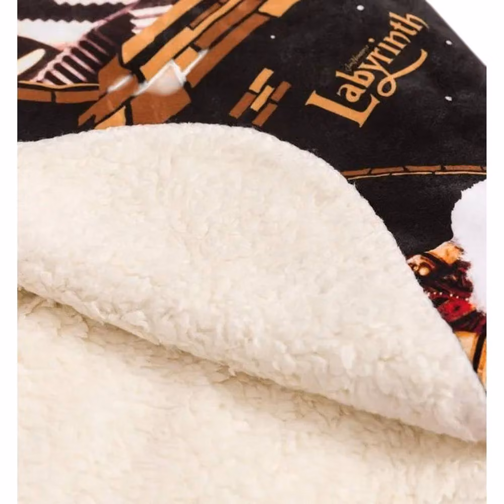 Labyrinth Fleece Movie Scene Blanket in Black, W/D: 152 x 127 cm – 3