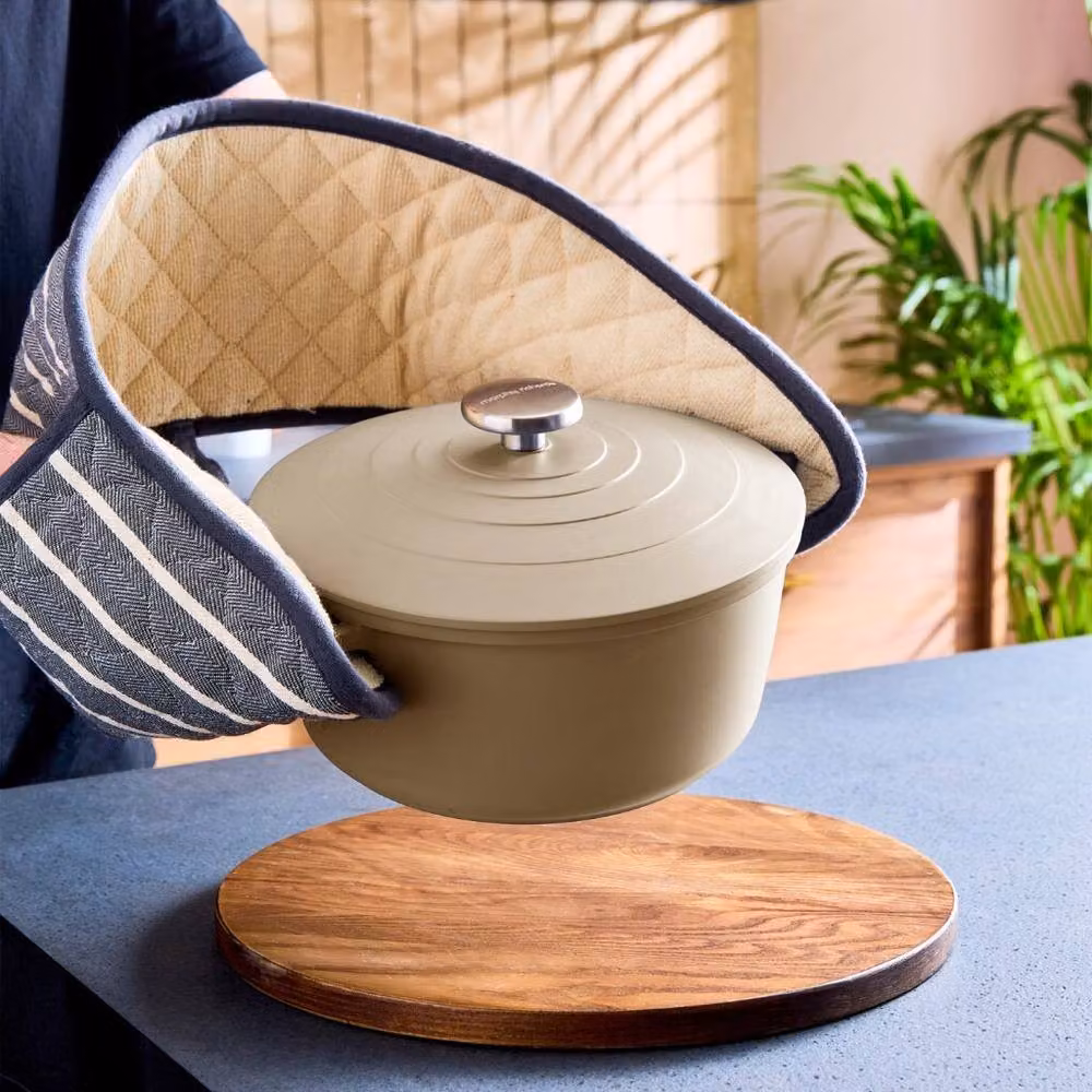 Morphy Richards Cast Aluminium Casserole Dish with Ceramic Coating, 4.1 l, Beige, 24 cm – 6