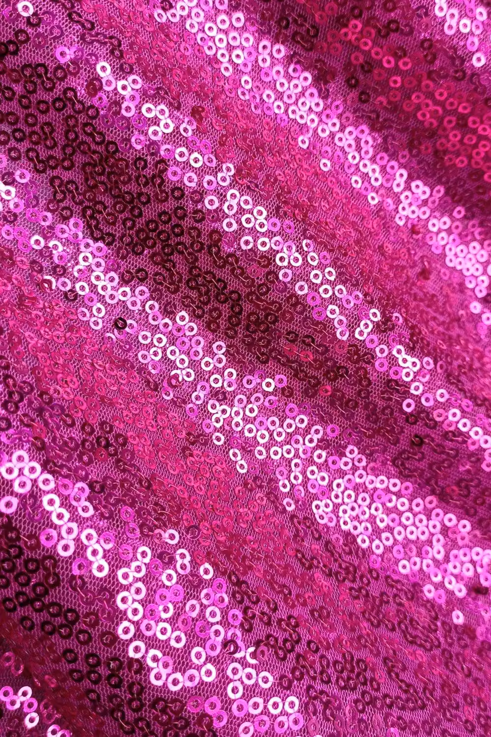 Neel Blue Round Sequin Tablecloth in Fuchsia, Diameter: 228.6 cm – 2