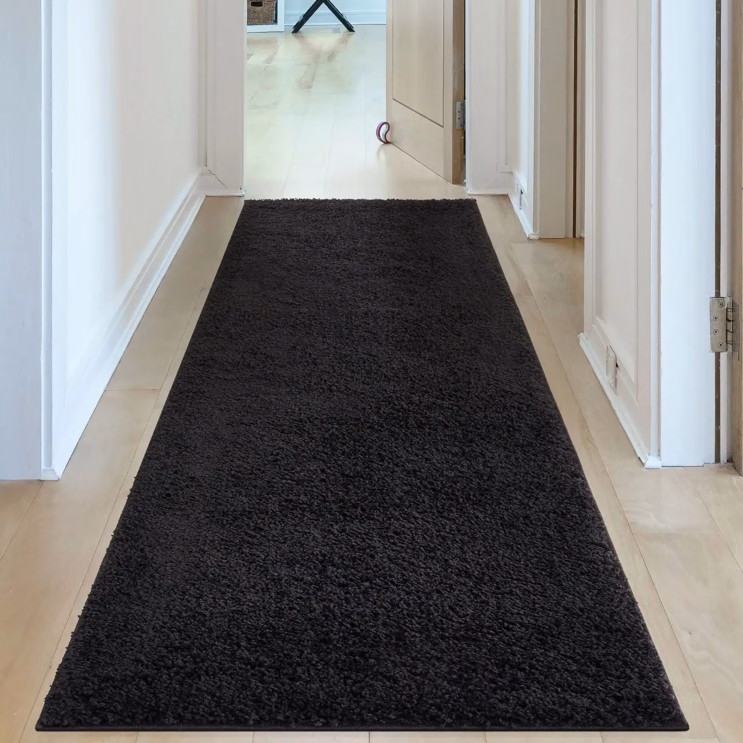 THE RUGS Soft Plain High Pile Shaggy Rug for Living Room or Bedroom, Black, W: 140 cm, D: 200 cm – 5