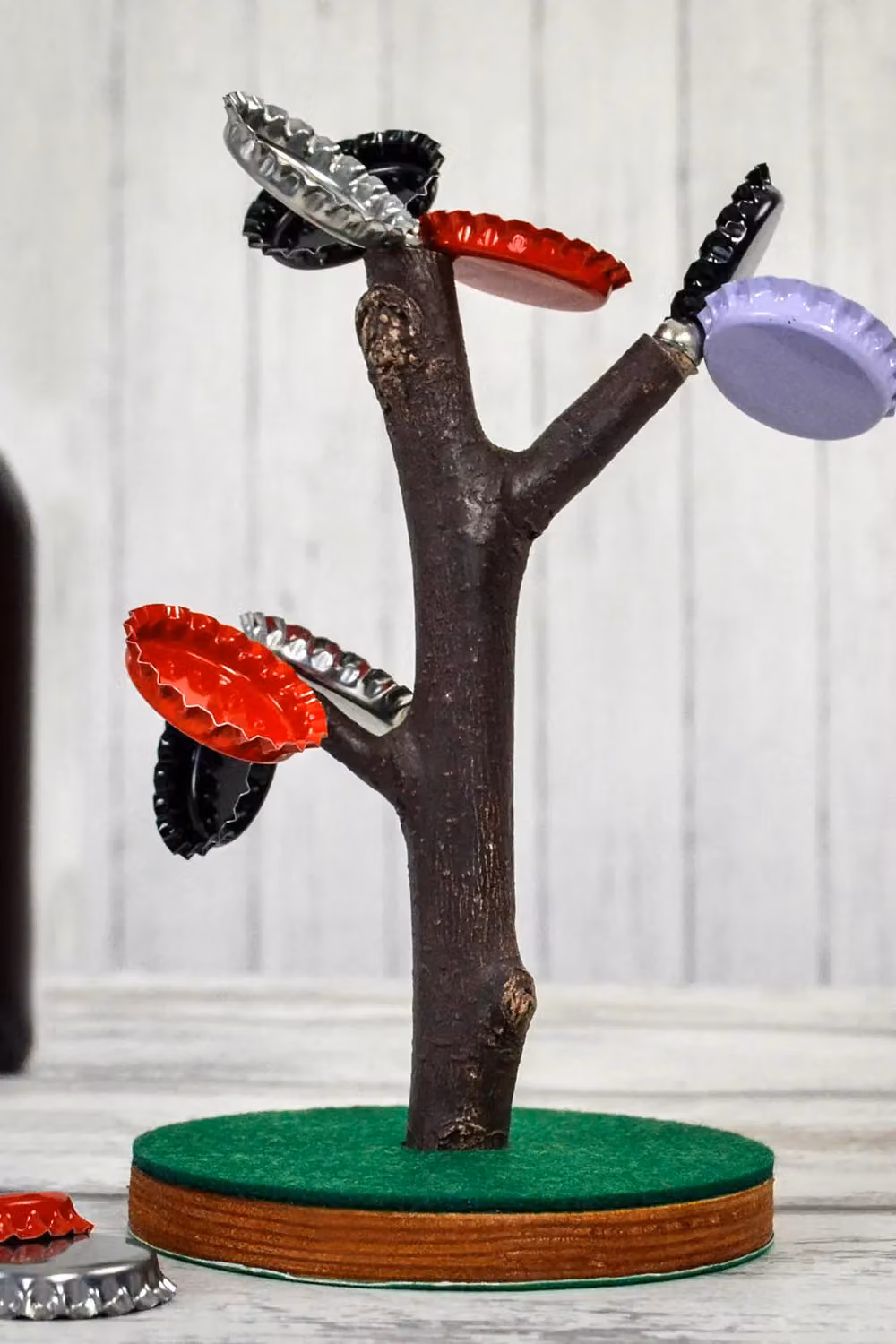 Funtime Gifts Magnetic Beer Bottle Cap Tree in Multicolour – 5