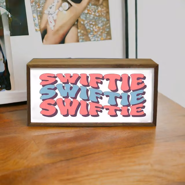 Echo Three Light Box Home Swiftie in Brown, W/D/H: 30.0 x 15.0 x 7.0 cm
