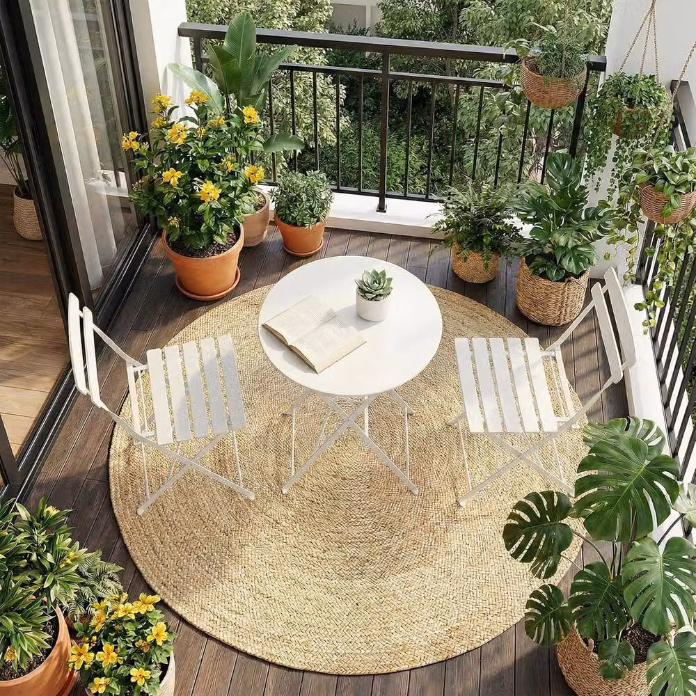London Boutique 3-Piece Metal Bistro Set with Round Table and 2 Chairs in White – 3