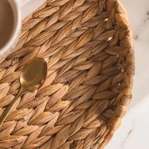 OHS Round Seagrass Wicker Serving Tray with Handles in Beige and Sand, Diameter: 32 cm, Height: 6 cm – 3