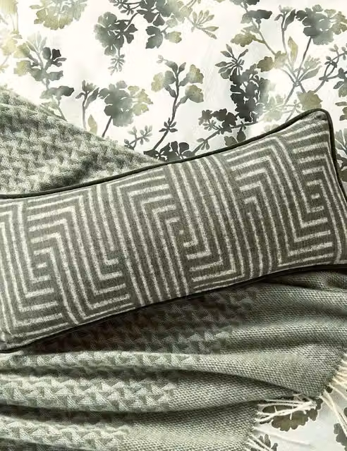 Bedeck of Belfast Yoko Geometric Pure Wool Woven Throw in Green with Fringes