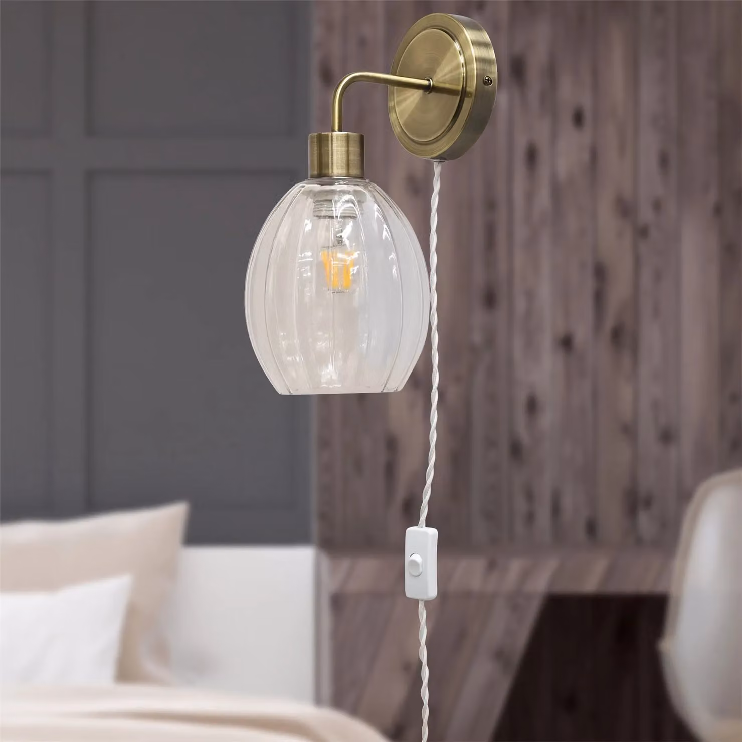First Choice Lighting Toby Antique Brass Plug in Wall Light with Transparent Glass Shade in Gold/Brass – 2