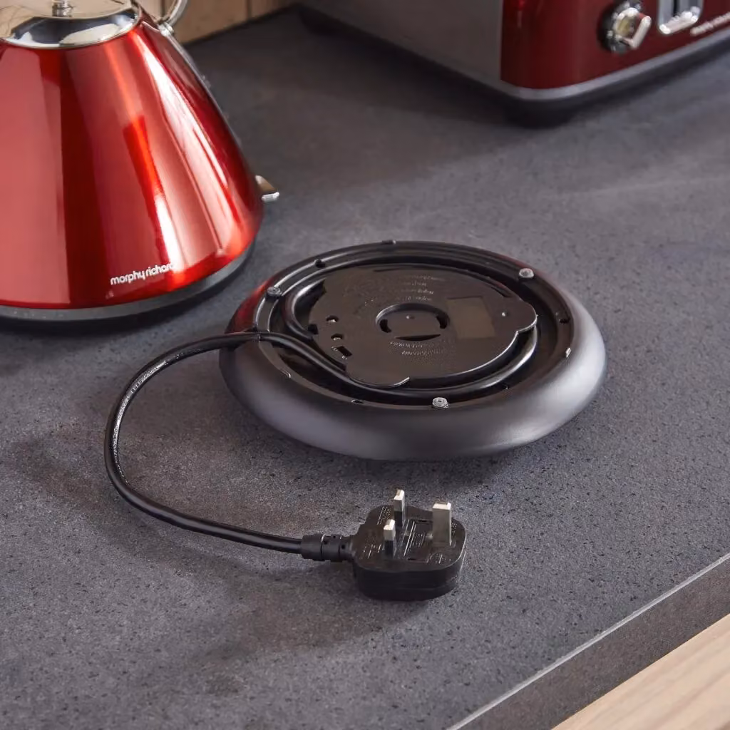 Morphy Richards Accents Pyramid Kettle, 1.5 l, Metallic Red – 3