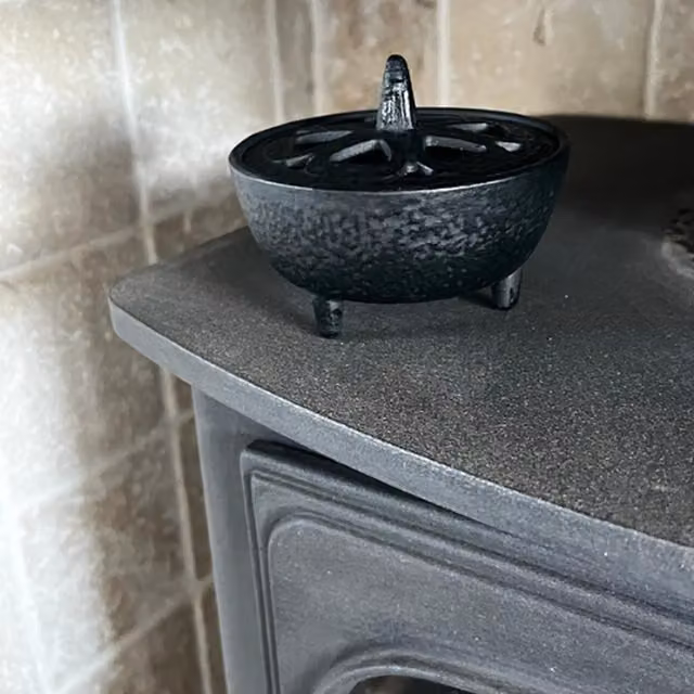 Dilecta Black Cast Iron Round Tabletop Wax Warmer for Tealights