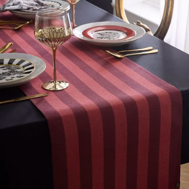 Laurence Llewelyn-Bowen Festivo Striped Cotton Table Runner in Red, W: 230 cm, D: 40 cm – 1