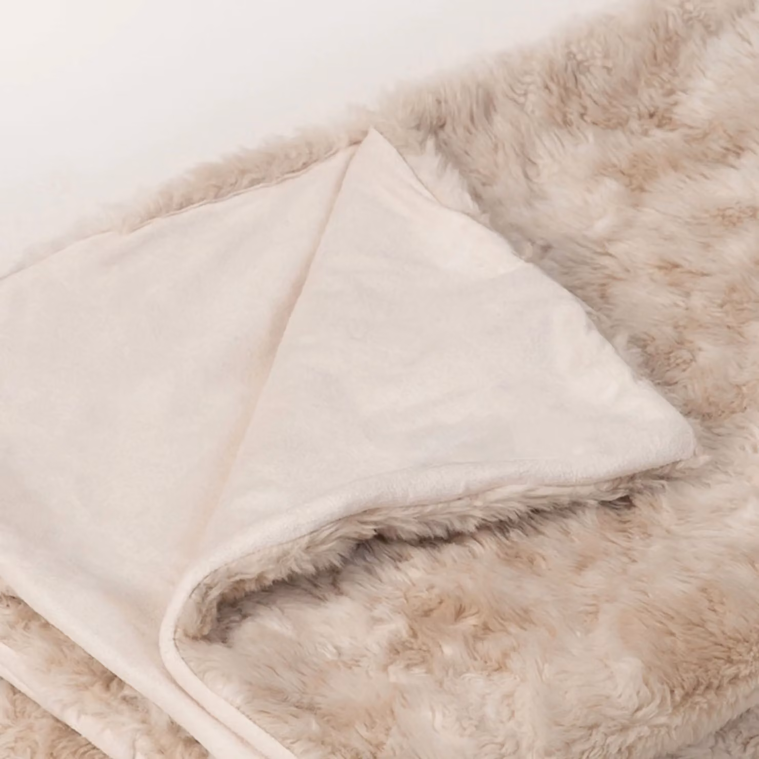 ICON Luxury Faux Fur Throw Blanket in Beige – 3