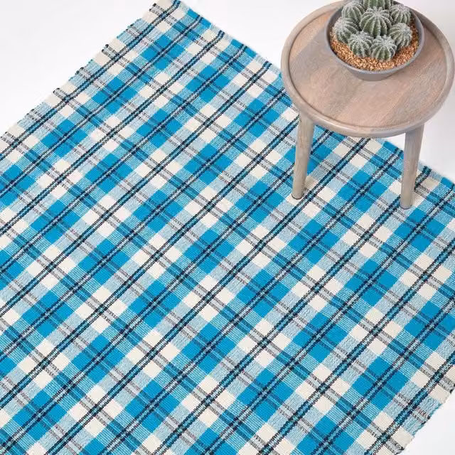 Homescapes Irvine Blue Tartan Woven Cotton Rug, Blue, Black and White, Width: 120 cm