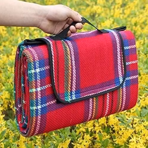 Mantraraj Foldable Waterproof Picnic Blanket with Carrying Handle in Red – 1