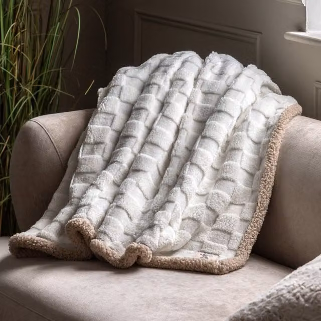 Terrys Classic Checked Fluffy Fleece Throw in Beige, Brown and White, W: 140 cm, L: 180 cm