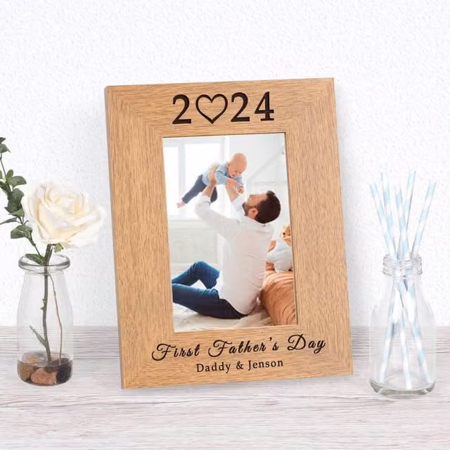 Uniqueful Men's Personalised First Father's Day Wood Picture Frame, Brown, W/H: 17.8 x 12.7 cm