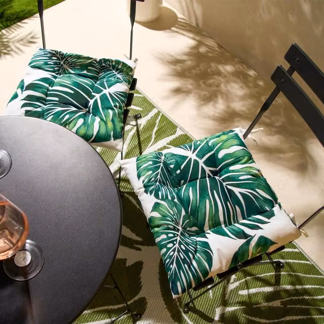 OHS Pack of 2 Tropical Square Outdoor Garden Seat Pads in Green with Water Repellent Removable Covers