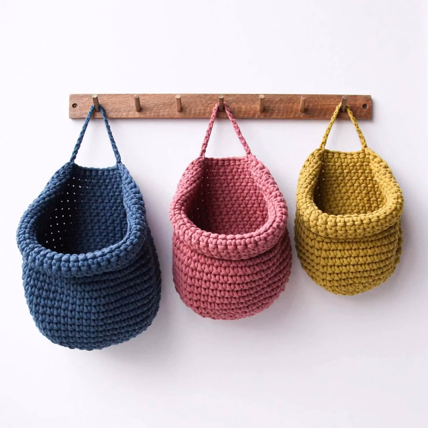 Zuri House Crochet Hanging Bag in Pink, Open Weave, XXS – 3
