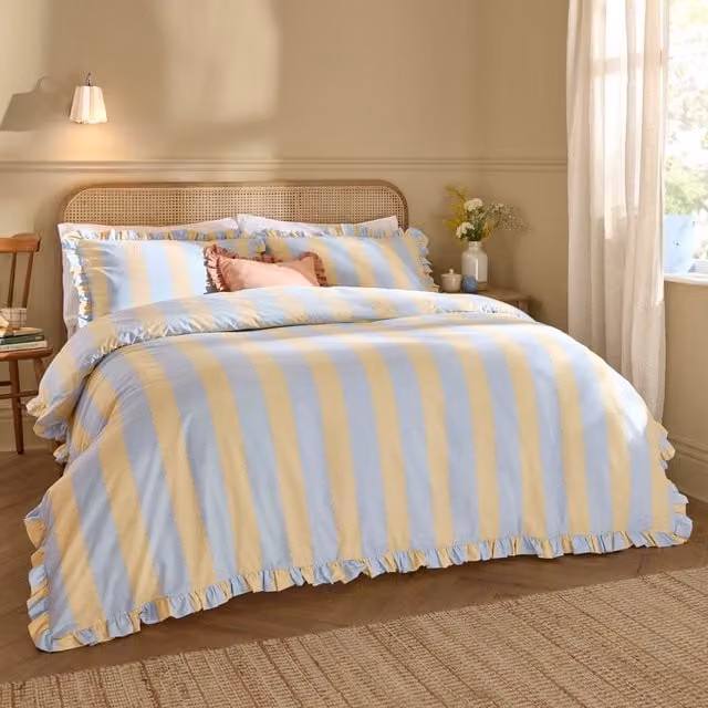 Riva Home Birdie Stripe Ruffle Reversible Cotton Duvet Cover Set in Yellow and Blue, W/H: 140 x 200 cm