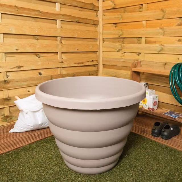 Wham Beehive Round Plastic Garden Planter in Beige/Brown, Diameter: 66 cm
