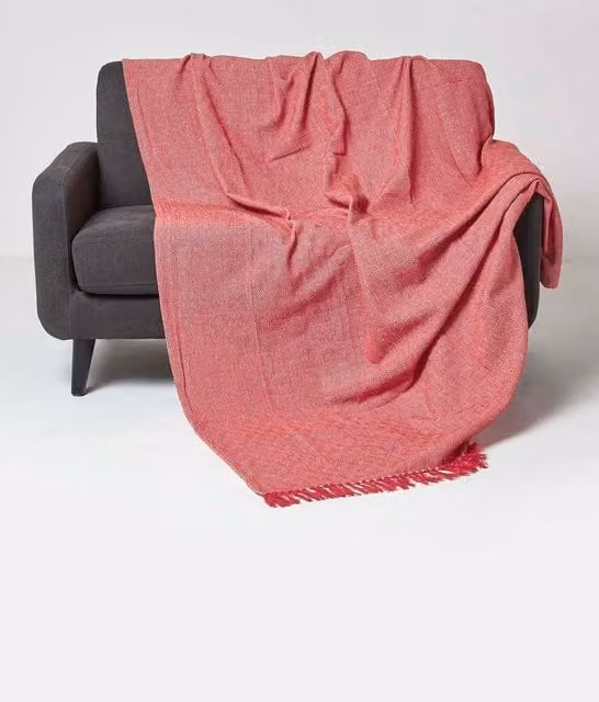Homescapes Malda Geometric Cotton Throw with Tassels in Red and White, W: 150 cm, D: 200 cm