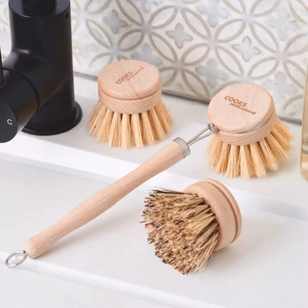 Cooks Professional Natural Scourer Sponges and Long-Handled Bamboo Washing Up Brush Set in Brown – 2