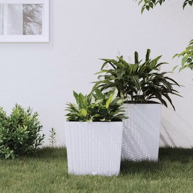 Berkfield White Rattan Planter with Removable Inner Tub, 21/32 L