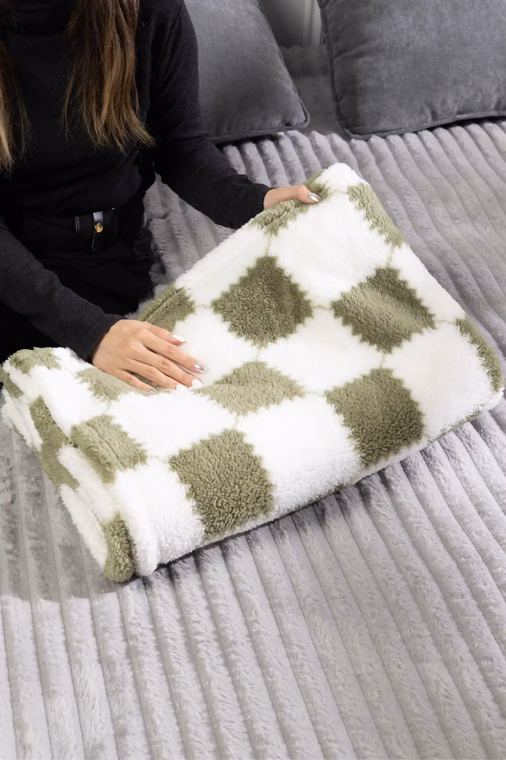 Living and Home Green Checkered Flannel Soft Lightweight Fleece Throw Blanket, W: 200 cm, D: 230 cm – 5