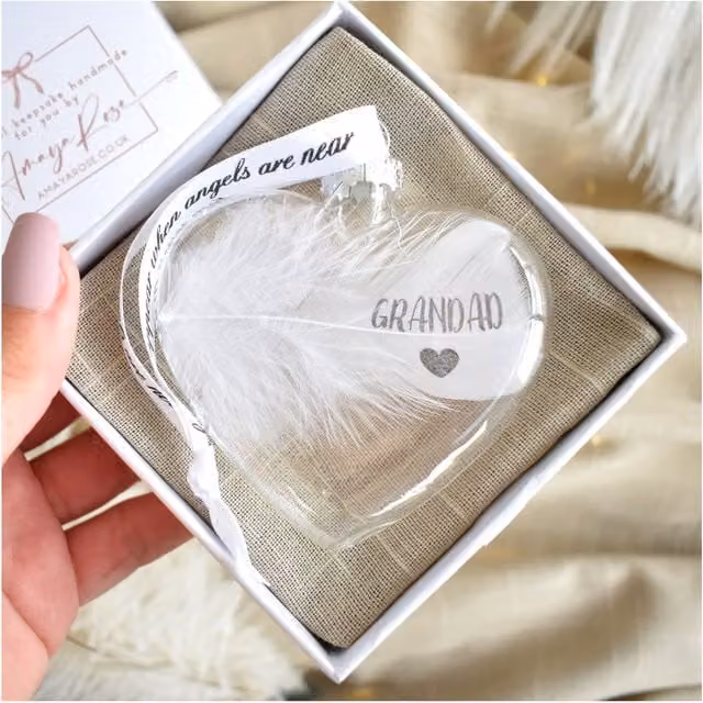 Amaya Rose Ltd In Memory of Grandad Feather Heart Glass Bauble in White and Transparent – 1