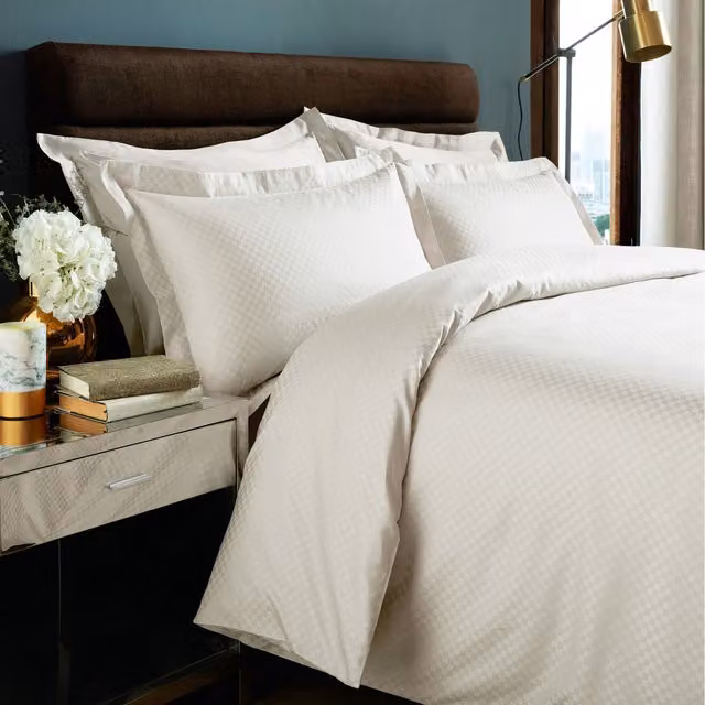 Roseley Micro Check Cotton Duvet Cover and Pillowcase Set in White, King Size (180 x 200 cm)