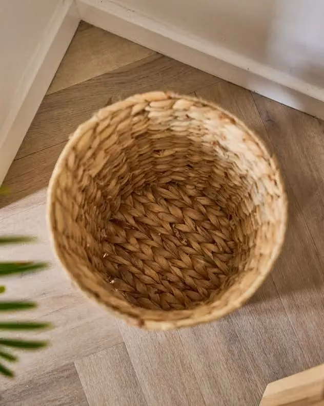 Dibor Traditional Style Wicker Paper Waste Basket in Natural Brown, H 28 cm x Dia. 28 cm – 2