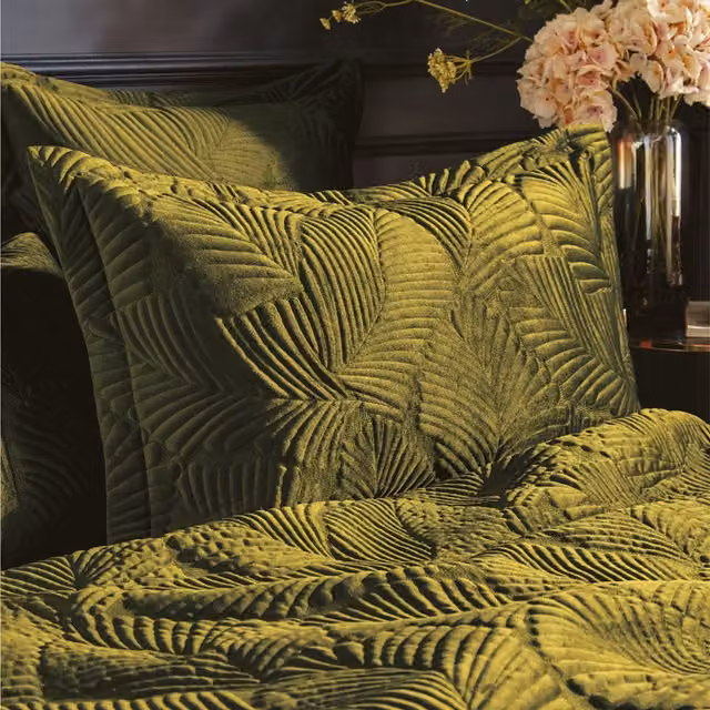 Palmeria Quilted Velvet and Cotton Pillowcase in Green