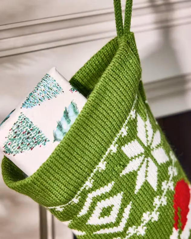 Dibor Set of 4 Chunky Knit Christmas Santa Hats in Green, Red and White – 4