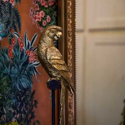 Madison & Mayfair Art Deco Gold Parrot Statue on a Black Metal Stand, H 32.7 cm x W 12.4 cm x D 12.7 cm – 3