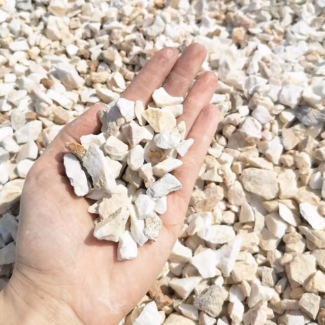 Trans-Pal Decorative Natural Stone Gravel in Cappuccino Cream, Beige and White, 800kg