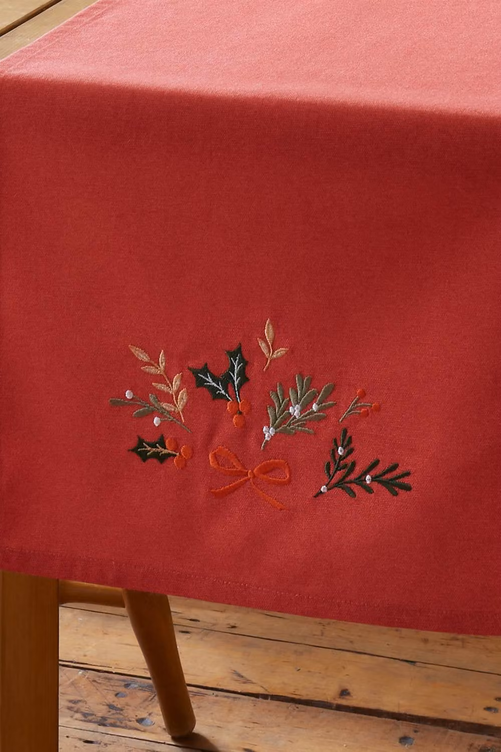 Catherine Lansfield Christmas Holly Stripe Cotton Dining Table Runner in Cream and Red – 2
