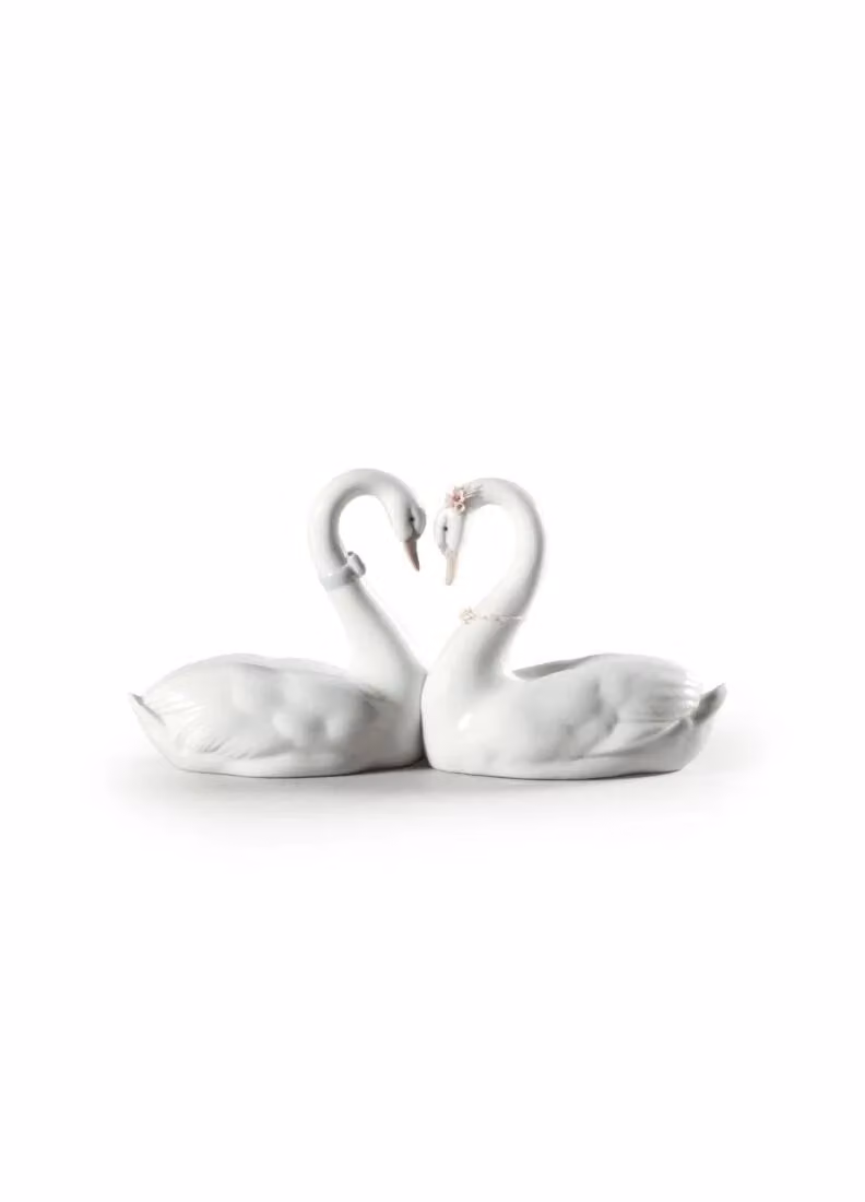 Lladró Endless Love Swans Porcelain Figurine in White