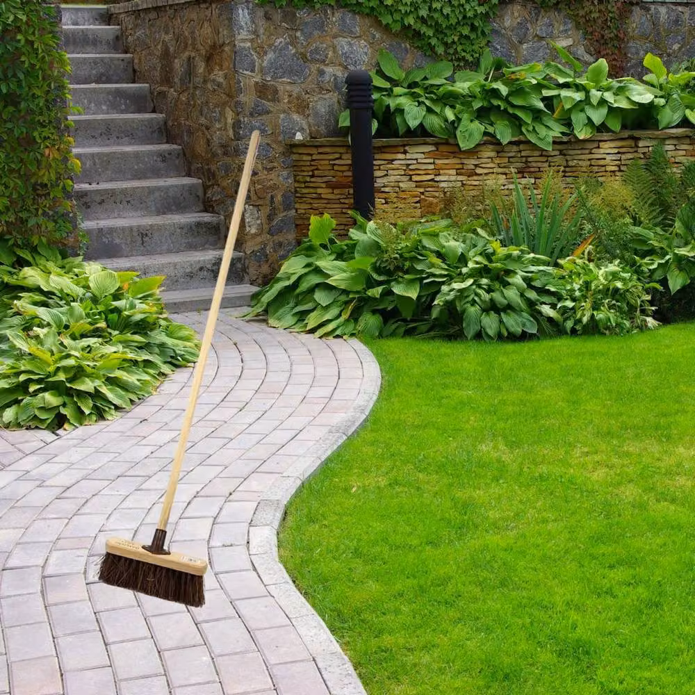 NESTLUNE Brown Outdoor Broom with Natural Fibre Handle – 3