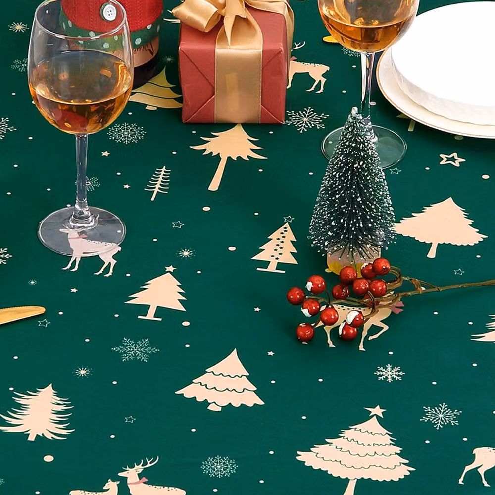 London Boutique Round Christmas Tablecloth in Green and Gold, Waterproof and Washable, Diameter: 152.4 cm – 5