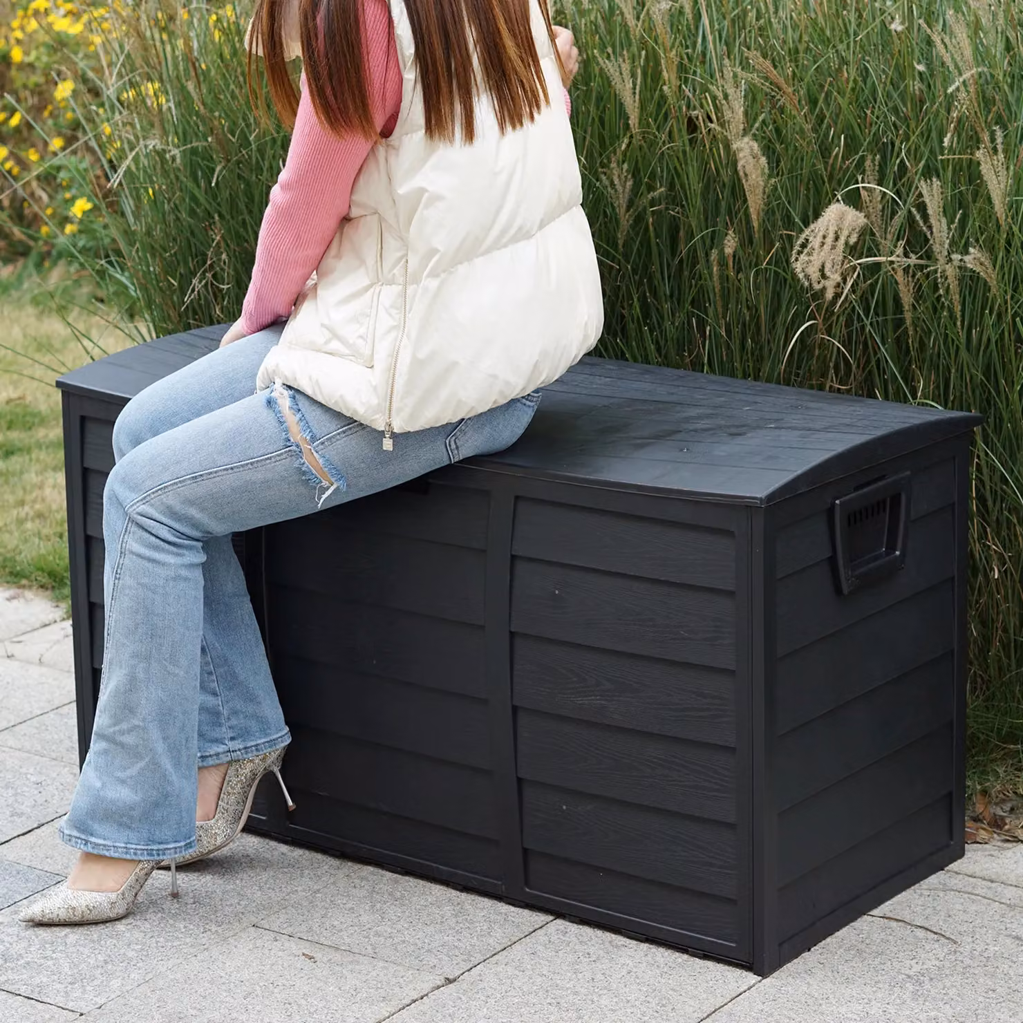 Gr8 Garden Black Plastic Garden Storage Box with Castors and Lock, 300 Litre Capacity – 5