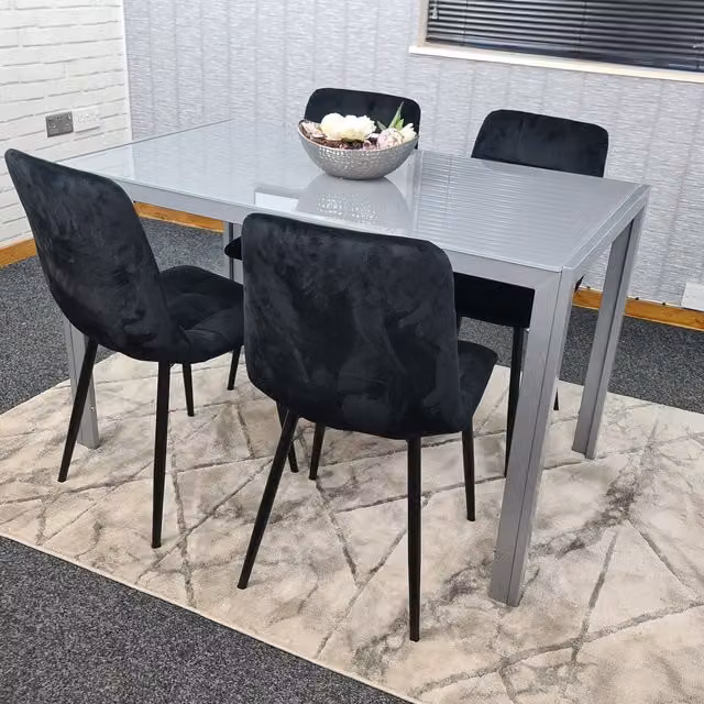 Kosy Koala Modern Rectangular Glass Dining Table and 4 Black Velvet Chairs Set in Grey