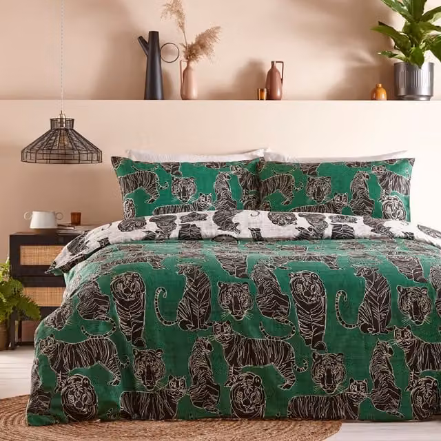 Make it a Home Reversible Graphic Animal Print Duvet Cover Set, Green, 140 x 200 cm