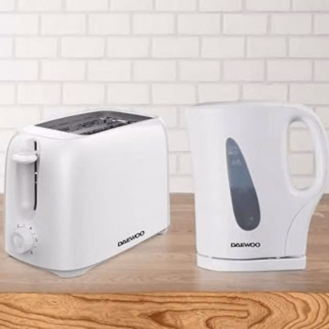 Daewoo Essentials White Kettle and 2-Slice Toaster Set