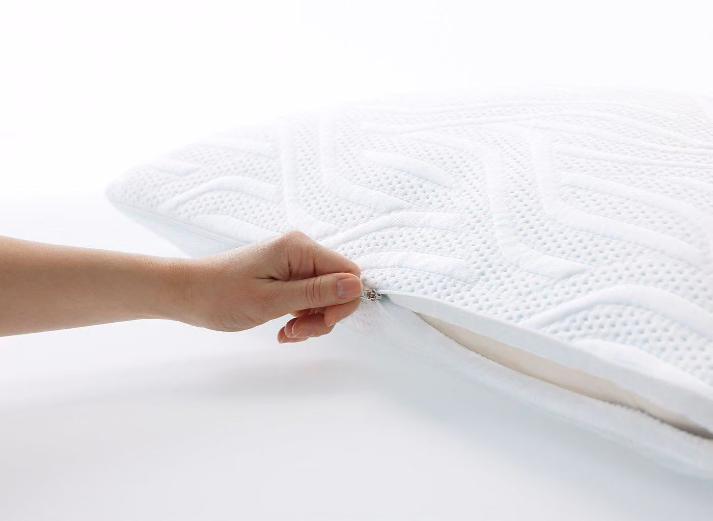 Tempur Cloud Air SmartCool Soft Pillow Case in White